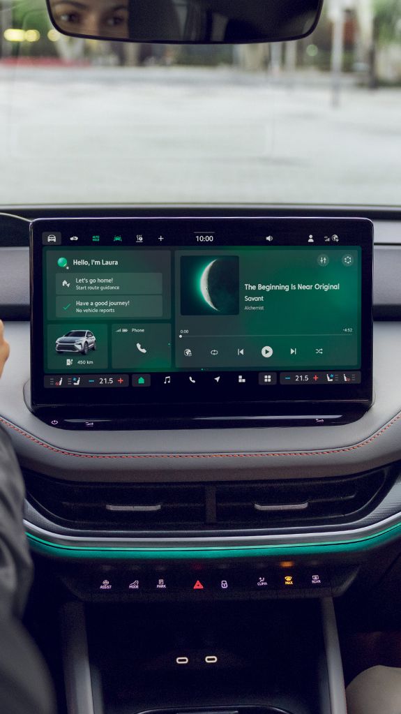 Blick auf das Touch Display in einem Škoda.