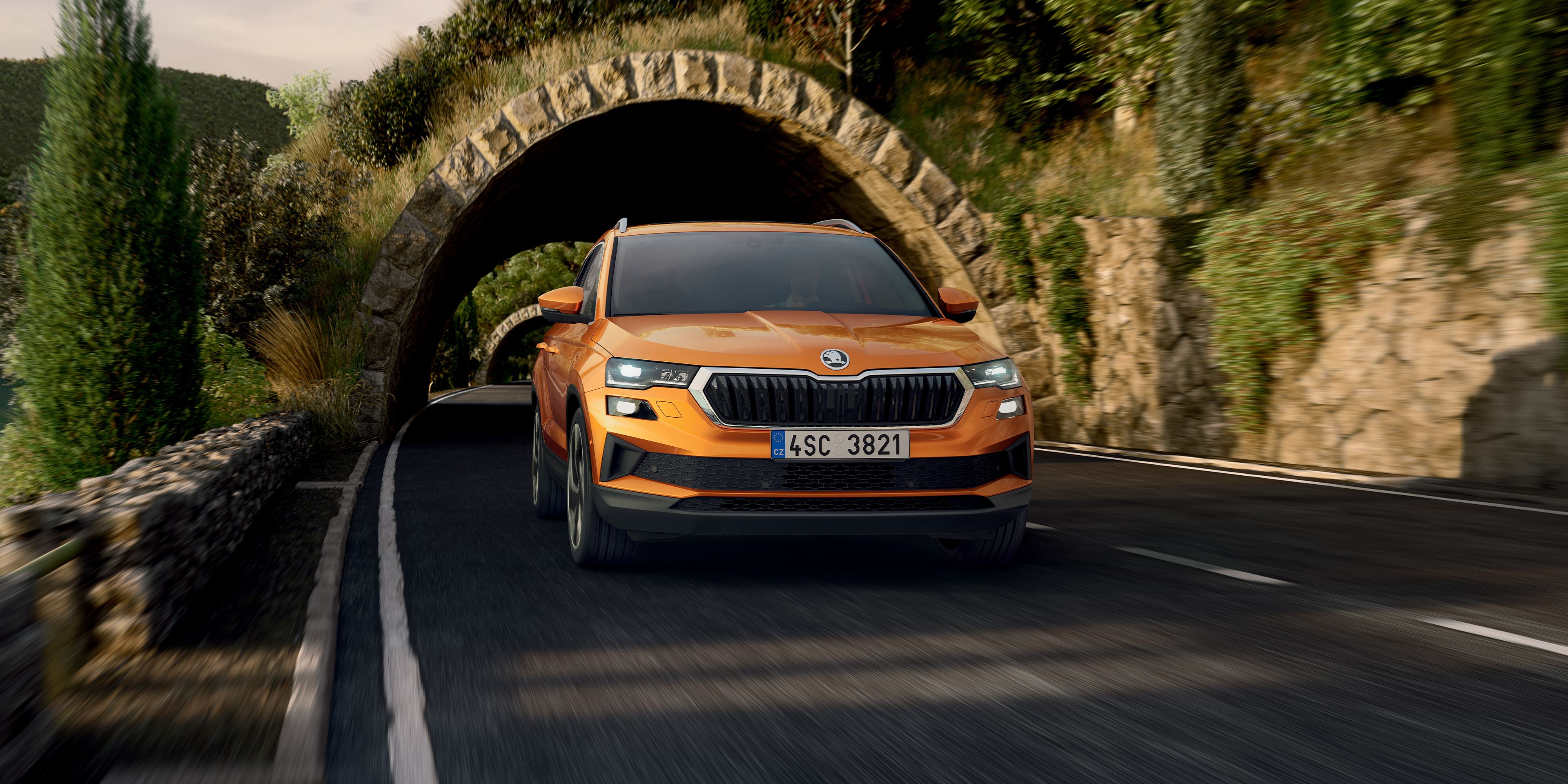 As luzes esculpidas em C do Škoda Karoq Ambition 