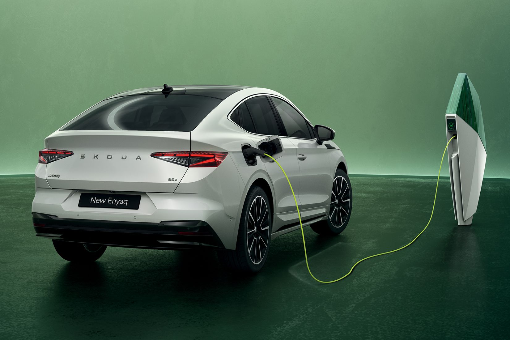 Škoda Enyaq an einer Ladesäule