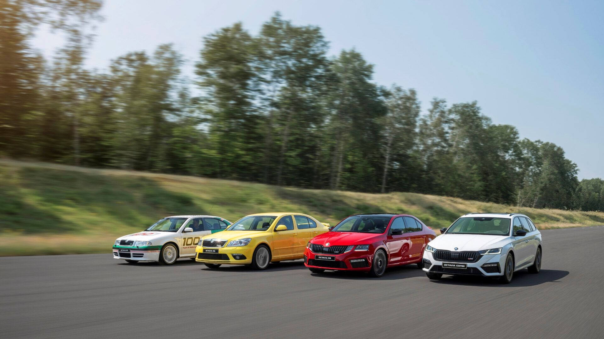 O Octavia continua a ser uma escolha popular entre clientes particulares e empresariais nos mercados internacionais e recebeu numerosos e prestigiados prémios a nível mundial, incluindo várias distinções Best Cars e o Golden Steering Wheel.